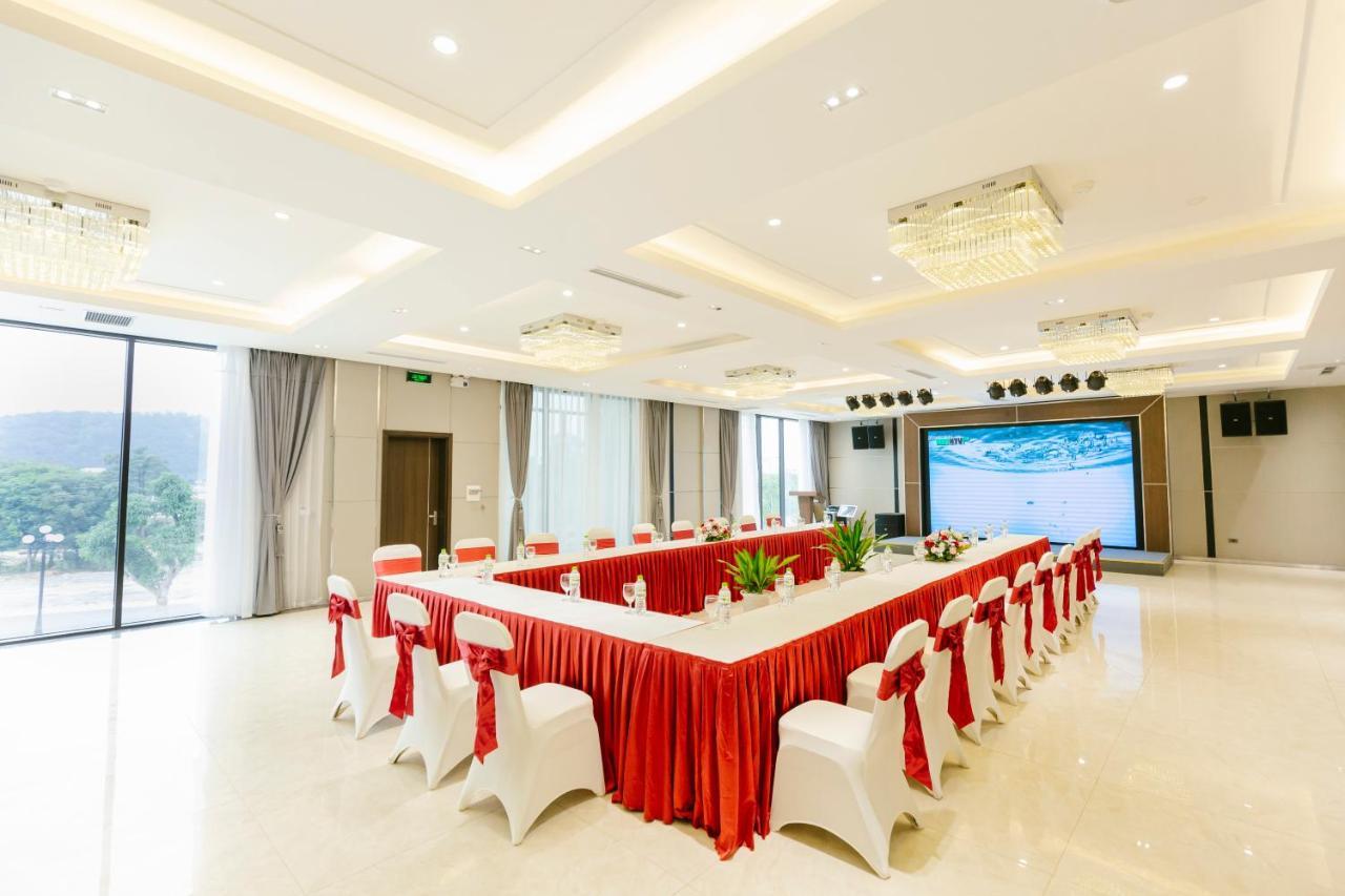Songlam Waterfront Hotel Hà Tĩnh Buitenkant foto